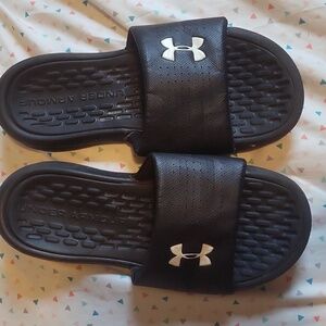 Under Armour Black Slide-ons Size 7